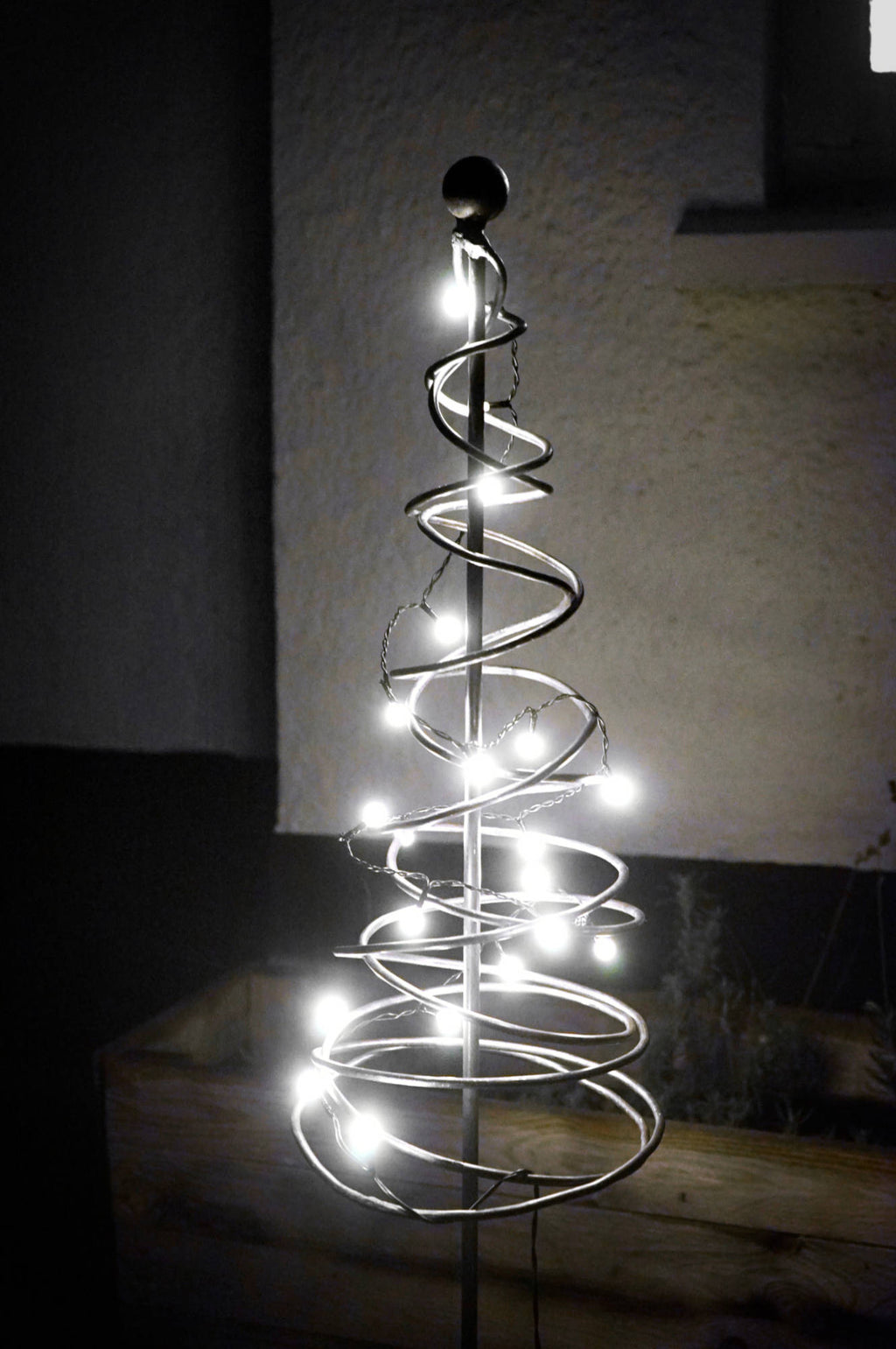 Metal Tree sculpture with stand image 4