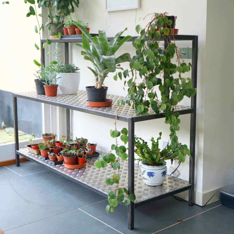 Plant potting table