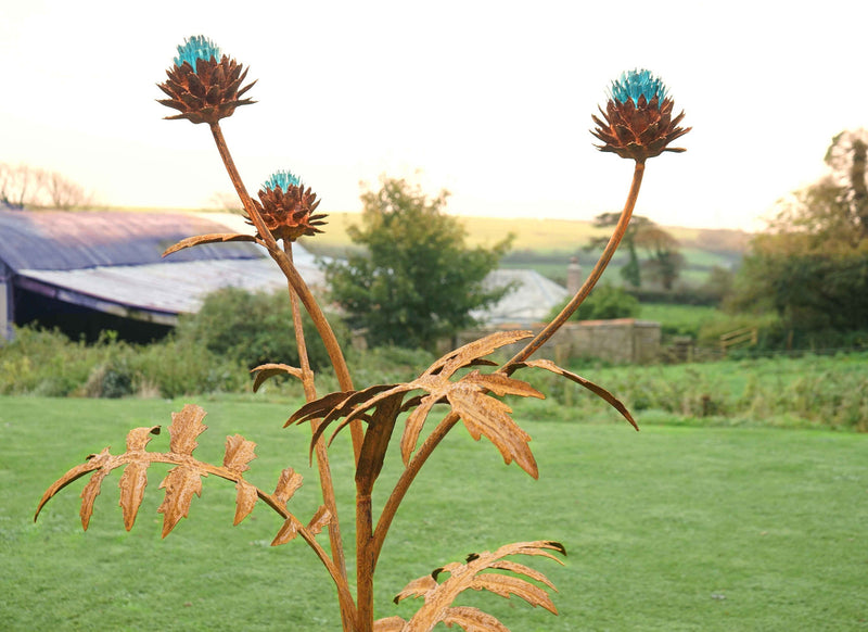 Wild artichoke sculpture