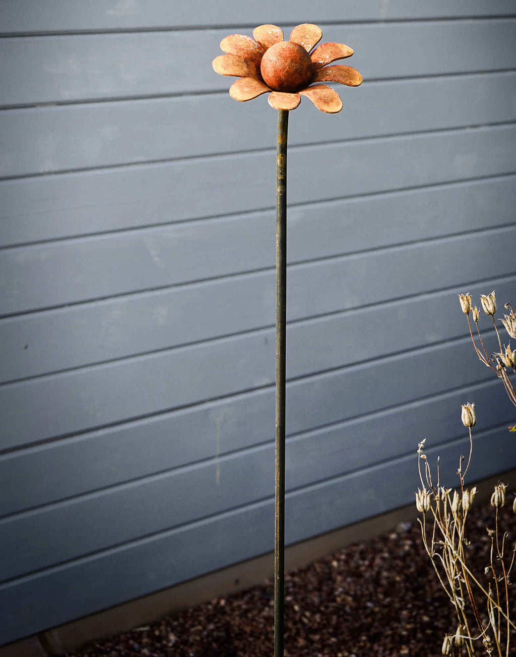 Large rusty metal Chamomile. Garden art flower sculpture image 6